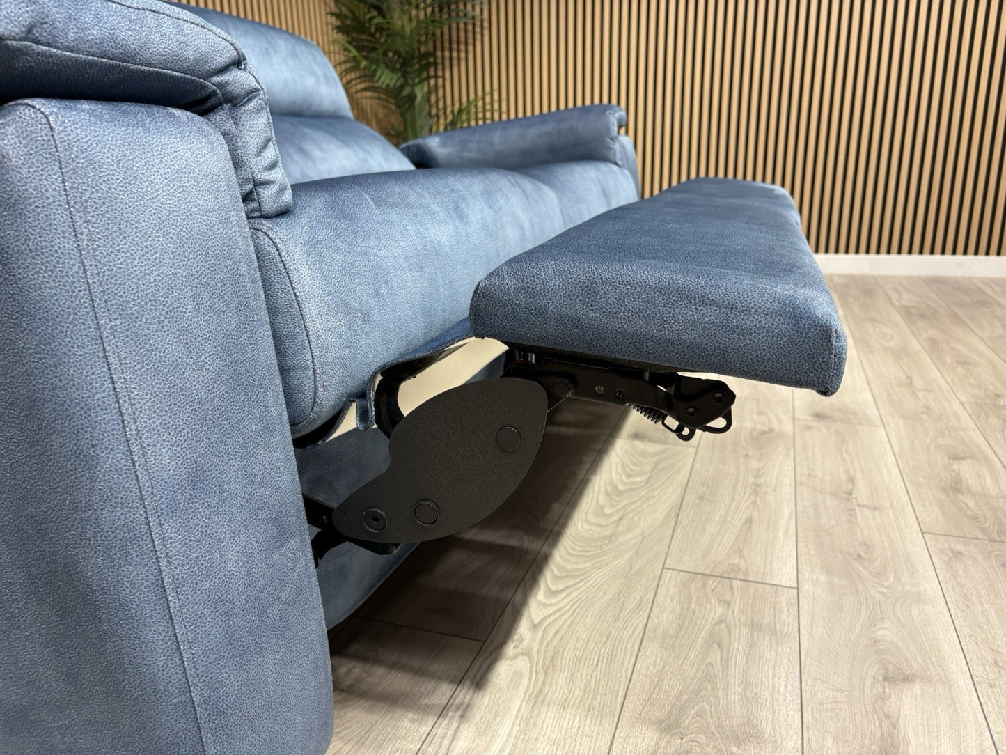 G Plan THORNBURY Fabric 3 Seater Power Recliner / Headrest Sofa - RRP £4,495