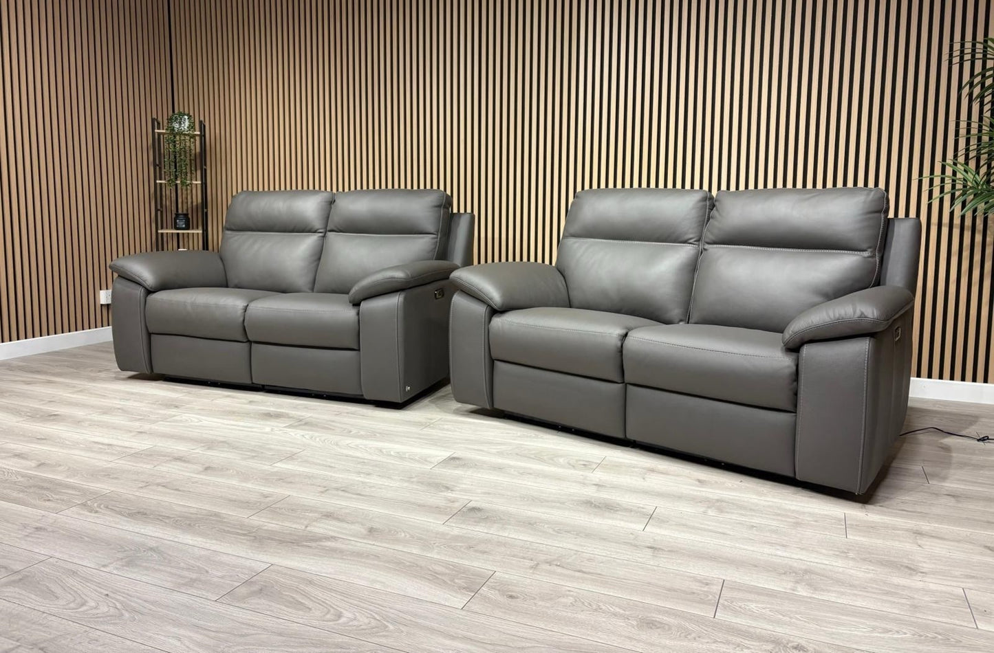 F. Village Nicoletti PEPINO Leather 2 x 2 Seater Recliner Sofa Set - RRP £4,990