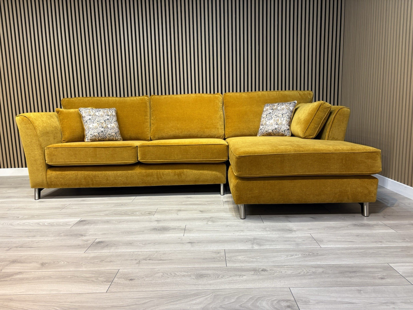 Furniture Village SASHA Fabric Large RHF Chaise Corner Sofa - RRP £3,295