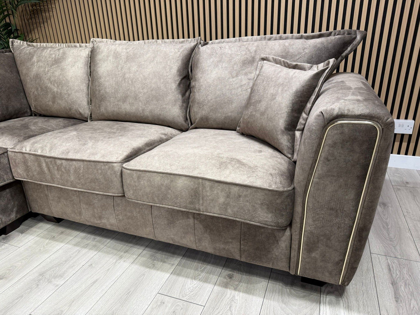 Furniture Village ARIANA Style Small Fabric 2 Corner 2 Sofa - RRP £2,995