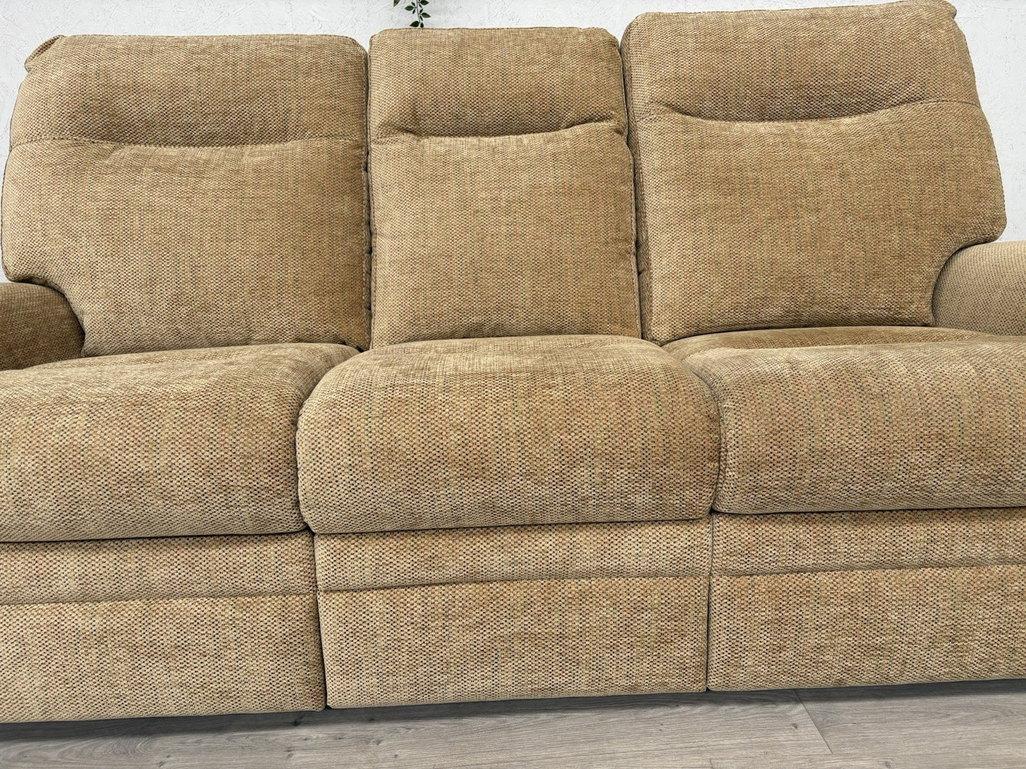 Furniture Village - Parker Knoll HUDSON 23 Fabric 3 Seater Sofa - RRP £2,528
