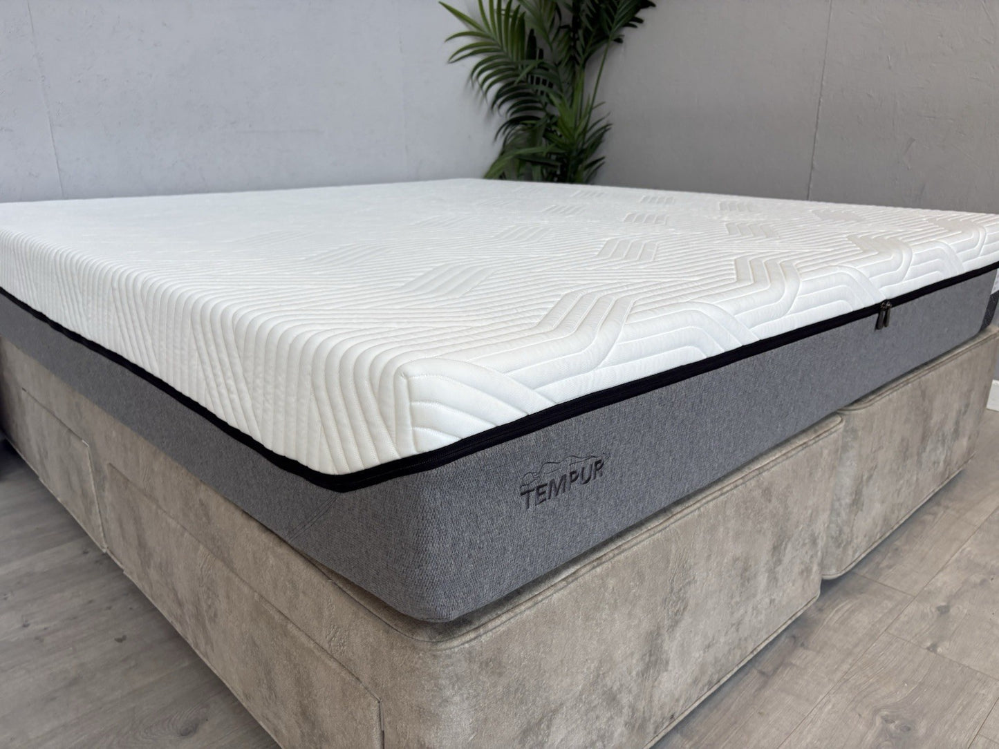 Tempur FIRM ELITE Memory 6ft Superking Mattress, Firm - RRP £2,199