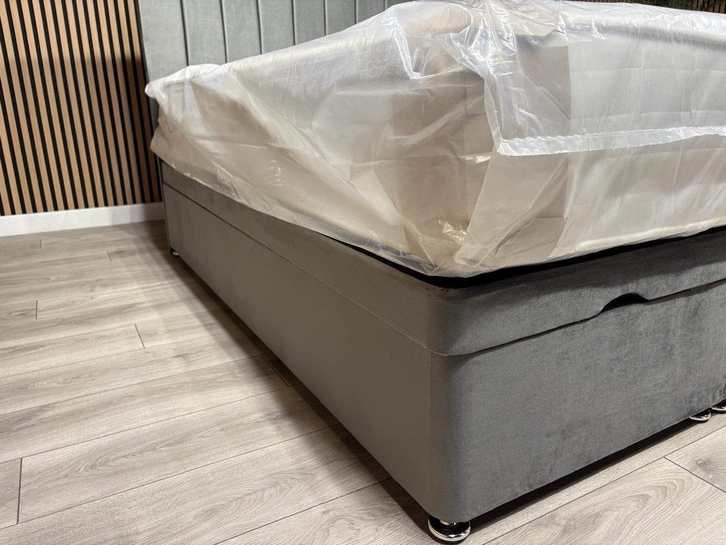 SUPREME Ottoman Divan Set with 2000 Pocket Mattress + Headboard, 4ft 6 Double