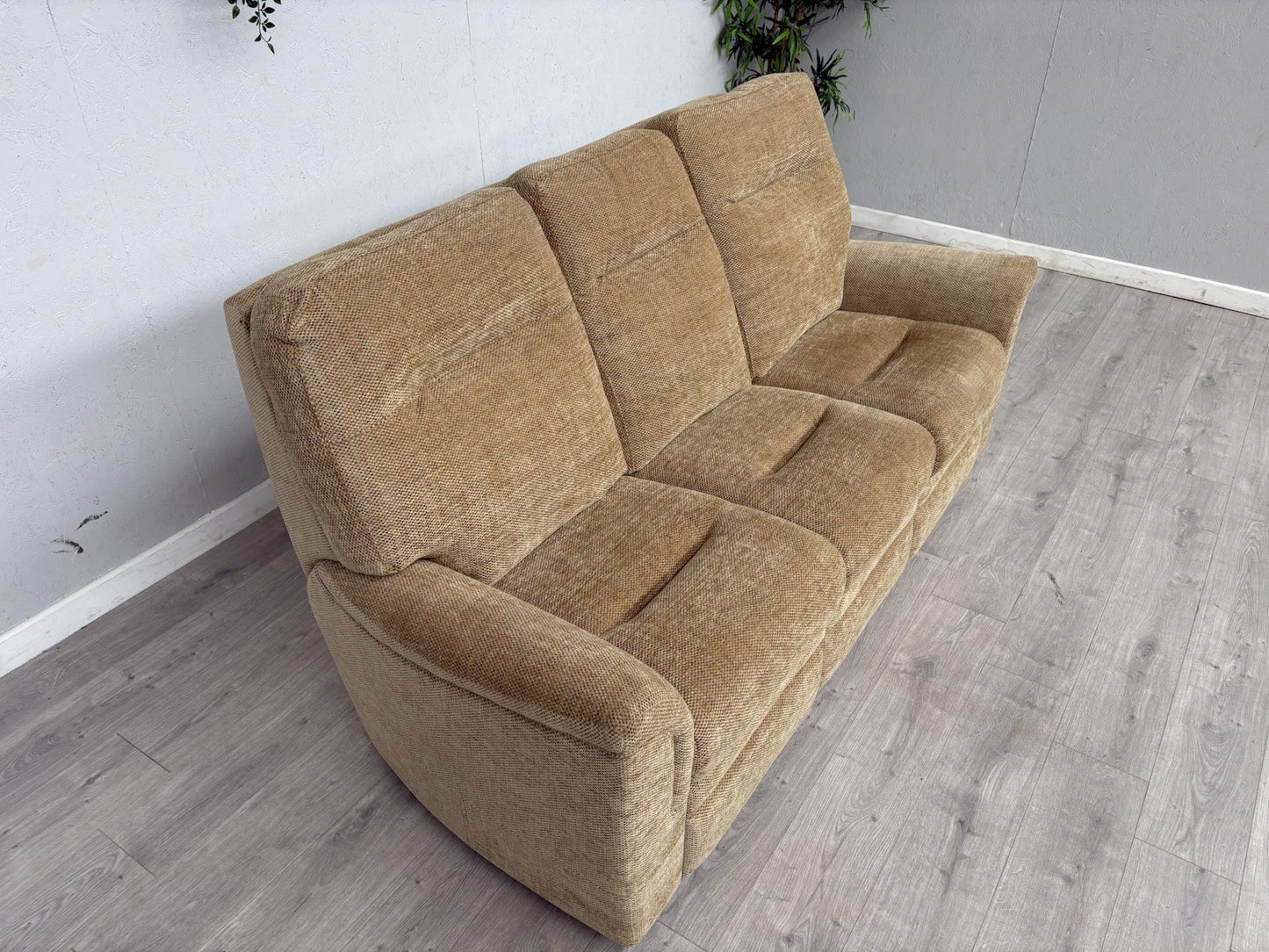 Furniture Village - Parker Knoll HUDSON 23 Fabric 3 Seater Sofa - RRP £2,528