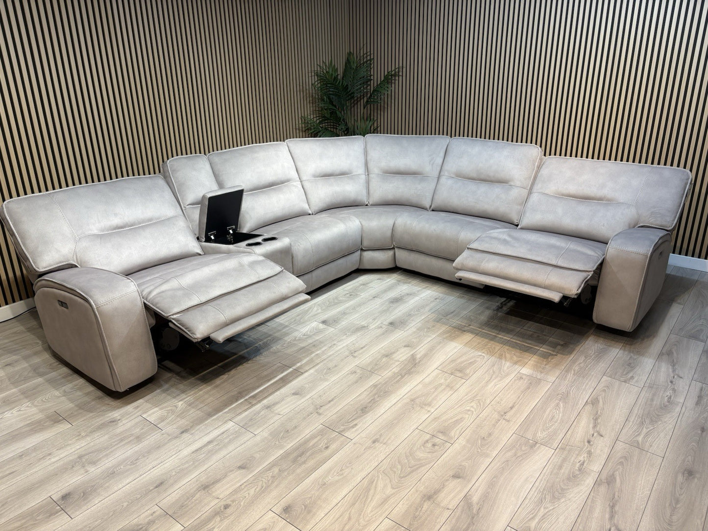 DFS - EXCALIBUR Fabric Large 2 Corner 2 Power Recliner Console Sofa - RRP £3,999