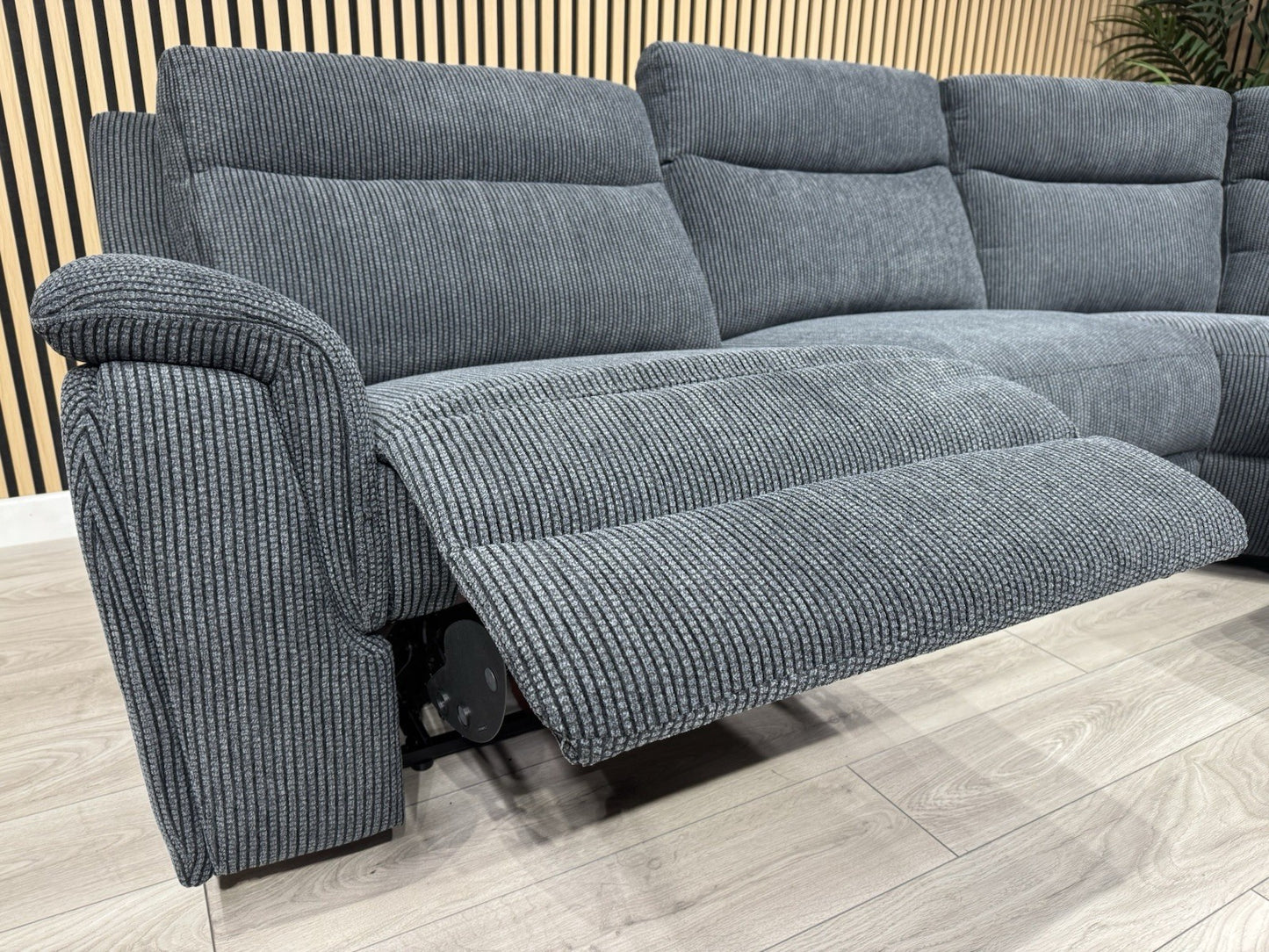 ScS - MAVERICK Fabric Modular Corner Sofa, Power Recliners - RRP £2,799