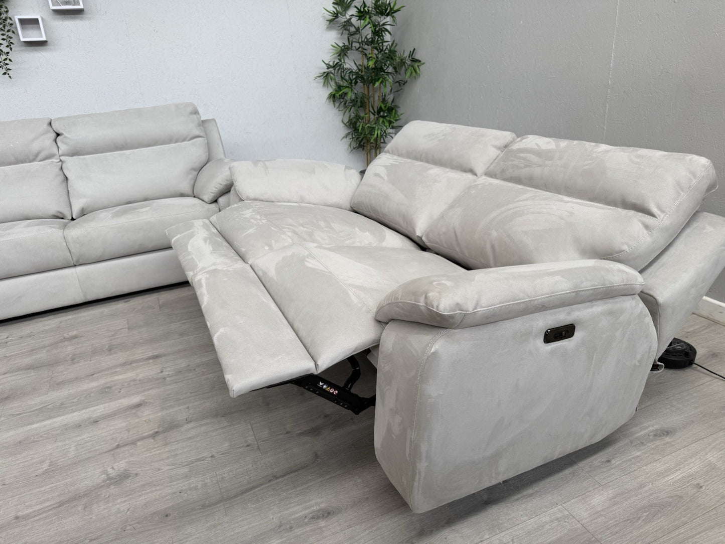 F. Village Nicoletti PEPINO 2 x 3 Seater Fabric Sofas Power Recliner - RRP £4810