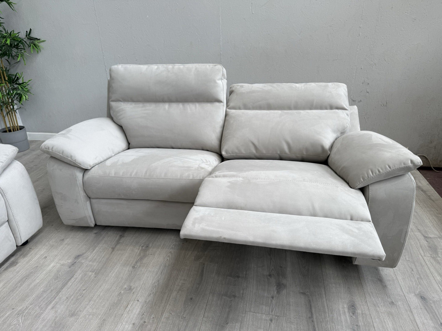F. Village Nicoletti PEPINO 2 x 3 Seater Fabric Sofas Power Recliner - RRP £4810
