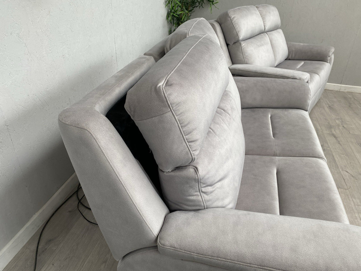 F. Village. G Plan - THORNBURY 2 x 2 Seater Power Recliner Sofa Set - RRP £7,990