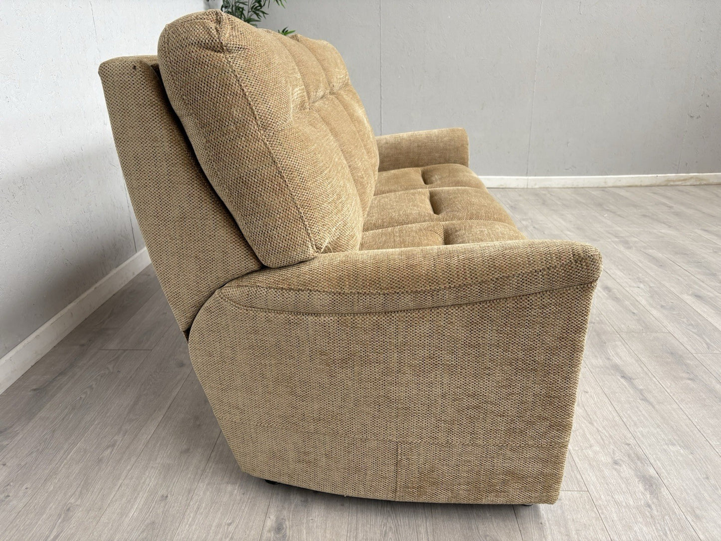 Furniture Village - Parker Knoll HUDSON 23 Fabric 3 Seater Sofa - RRP £2,528