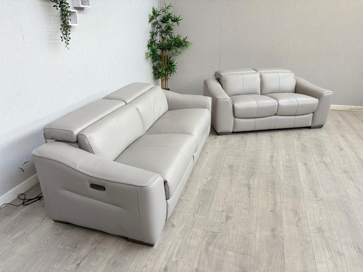 Furniture Village XAVIER Leather 3 + 2 Seater Sofa Set, Power Recliner RRP £4390