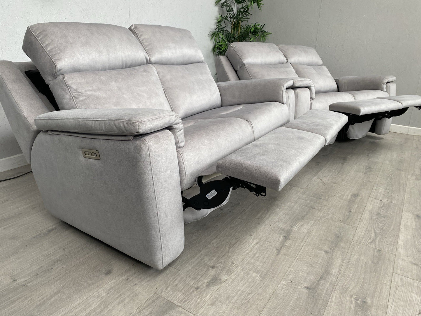 F. Village. G Plan - THORNBURY 2 x 2 Seater Power Recliner Sofa Set - RRP £7,990