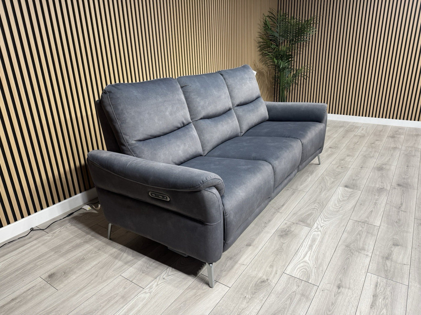 F. Village DAYTONA Fabric 3 Seater Power Recliner Bluetooth Sofa - RRP £1,695