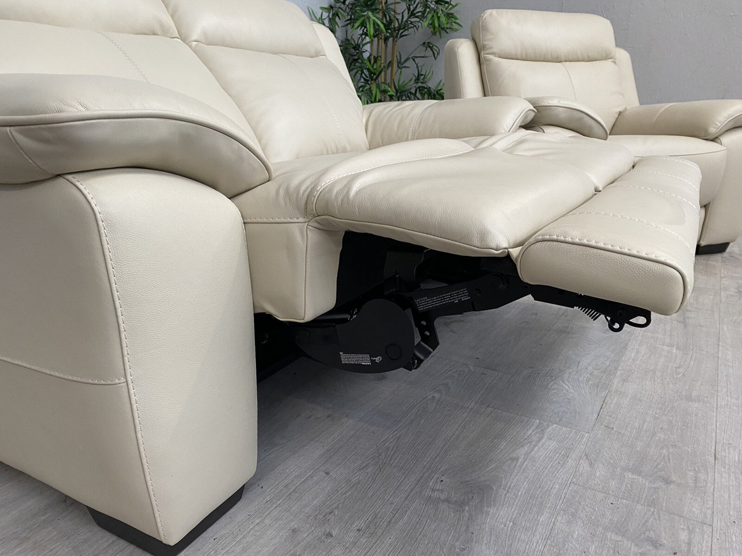 F. Village STARLIGHT EXPRESS Leather 2 Seater Power Recliner Sofa + Armchair