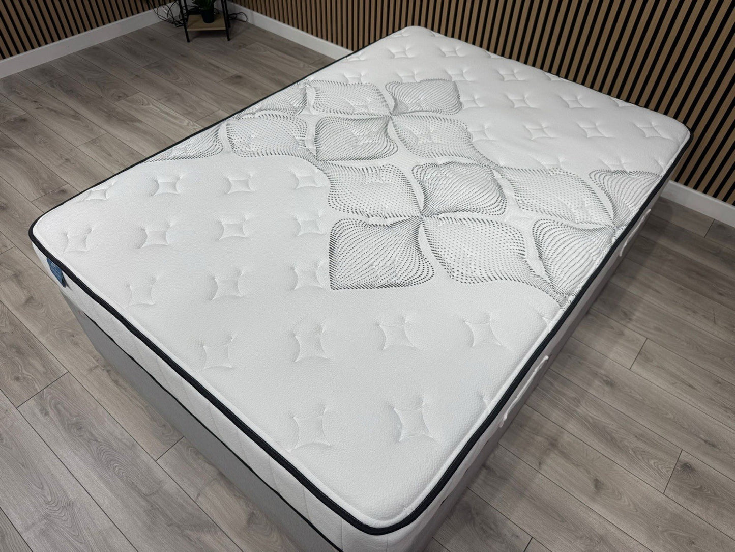IGEL Nanotech 2050i 4ft 6 Double Mattress, Firm - RRP £1,099