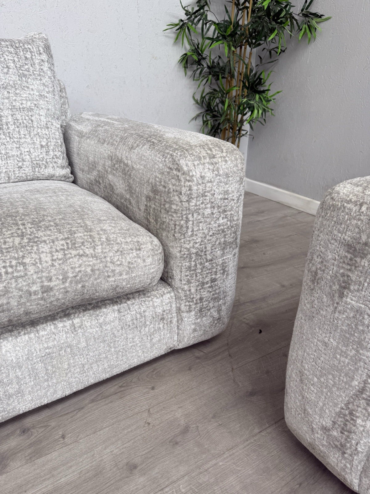 Furniture Village Boutique Pandora 4 Seater Split Sofa + Snuggler RRP £4895