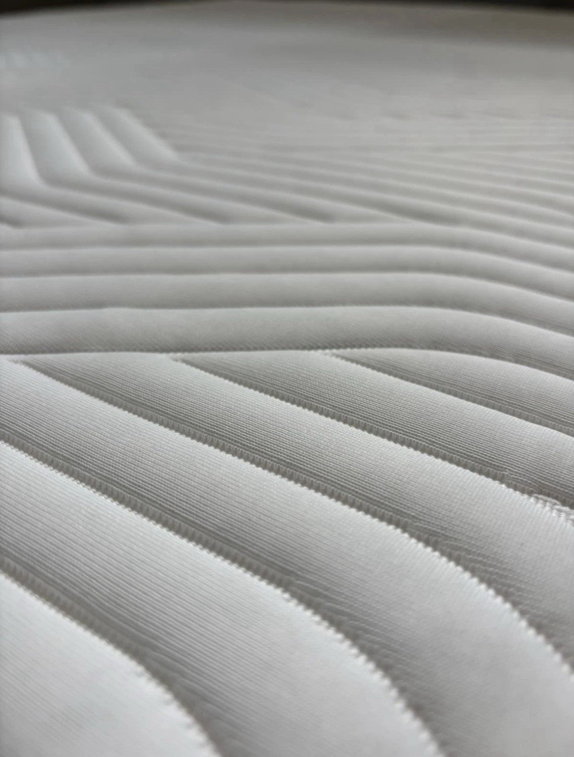 Tempur CLOUD ELITE Memory 4ft 6 Double Mattress, Soft - RRP £1,999