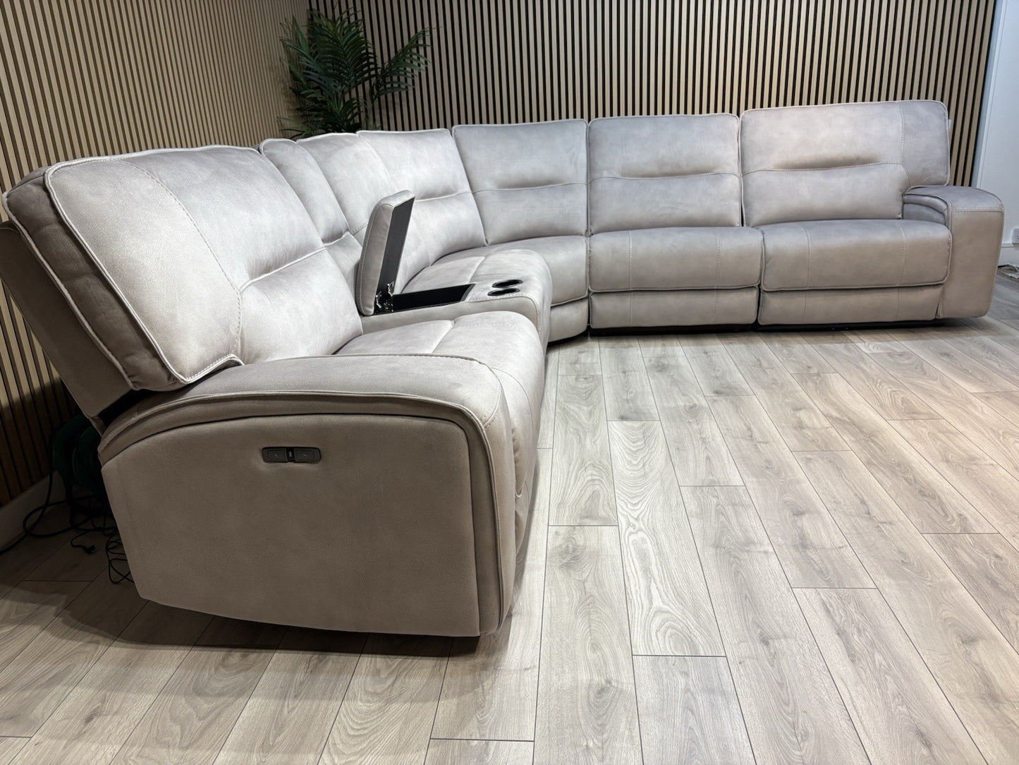 DFS - EXCALIBUR Fabric Large 2 Corner 2 Power Recliner Console Sofa - RRP £3,999