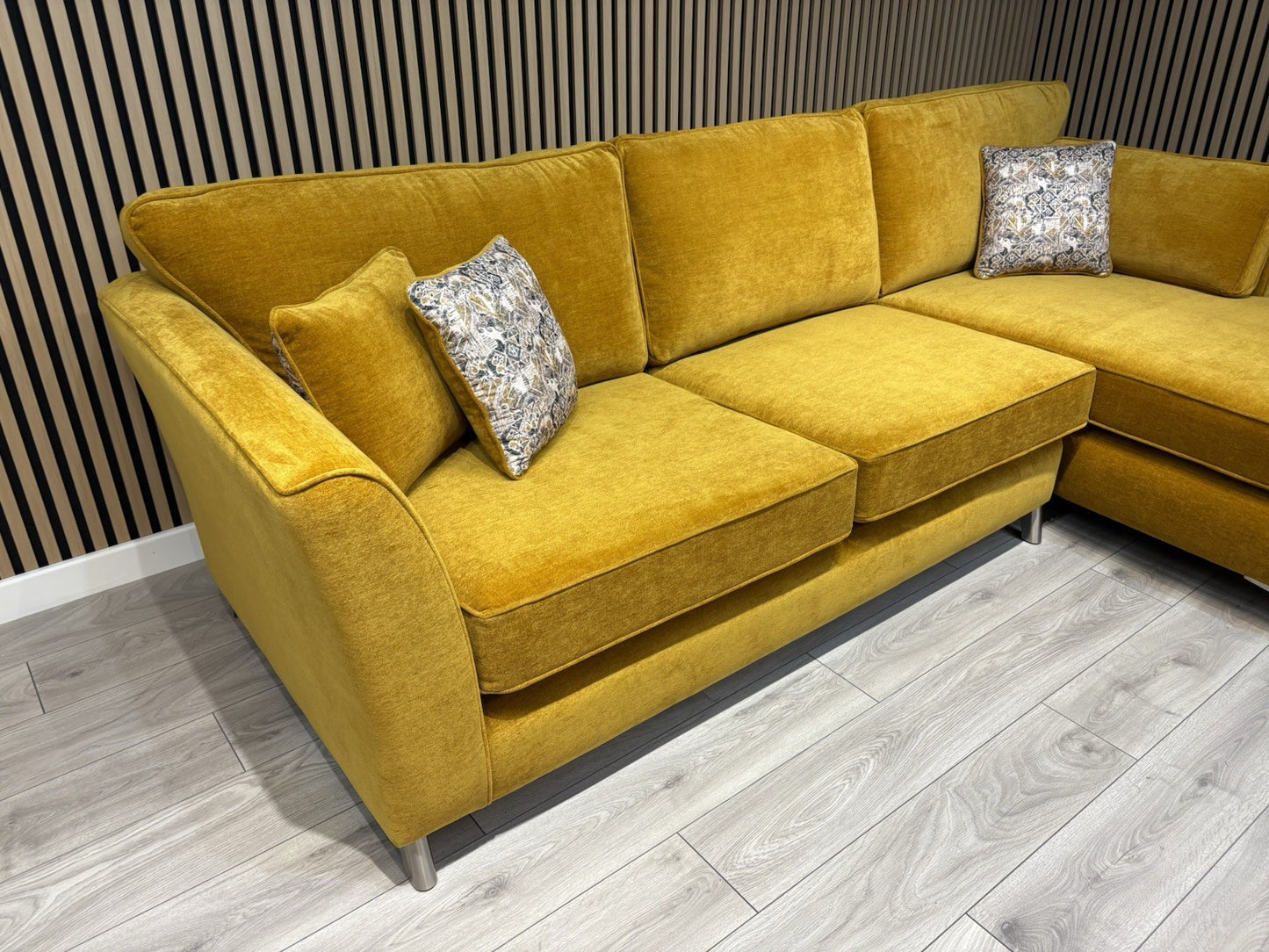 Furniture Village SASHA Fabric Large RHF Chaise Corner Sofa - RRP £3,295