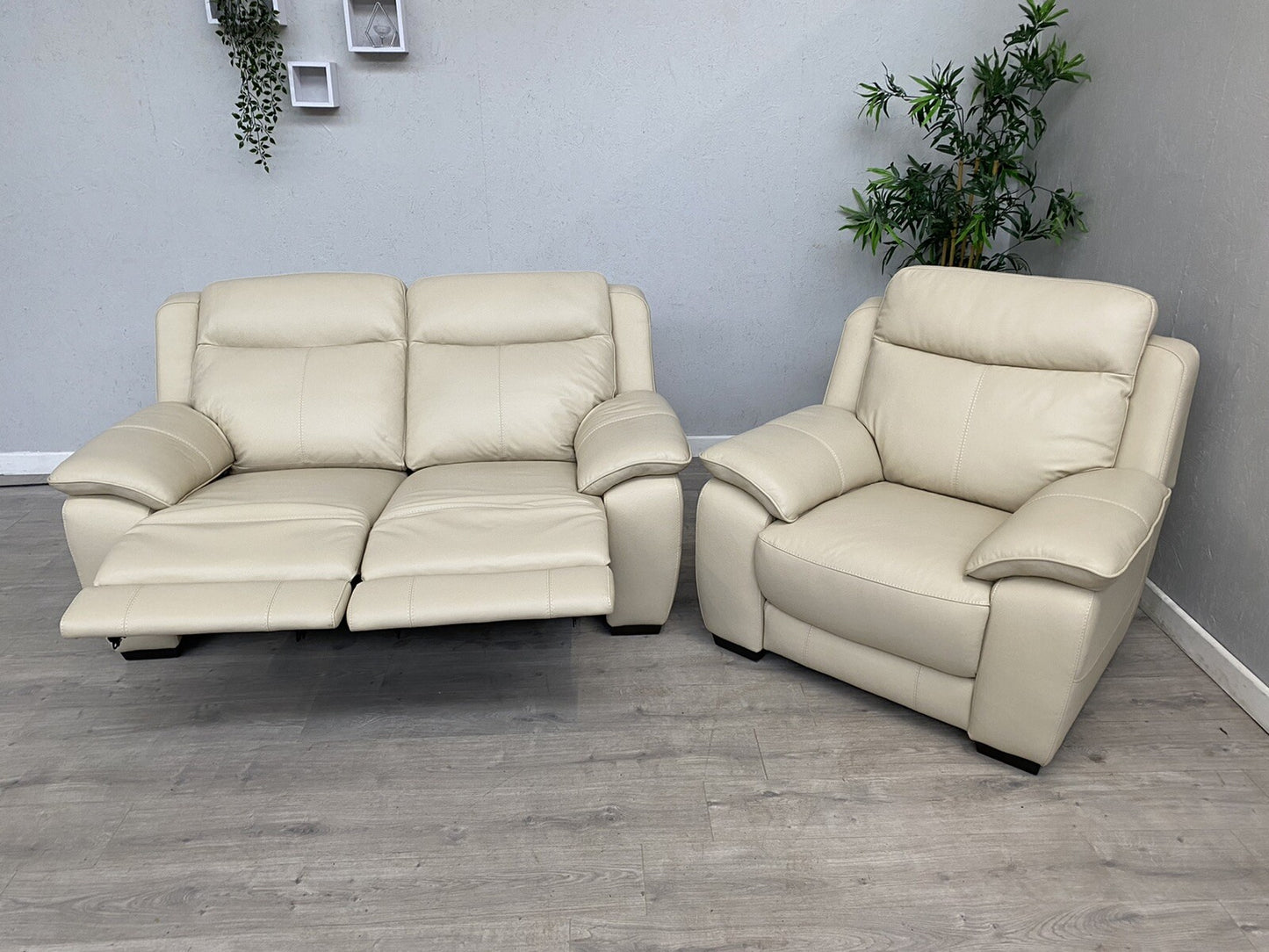F. Village STARLIGHT EXPRESS Leather 2 Seater Power Recliner Sofa + Armchair