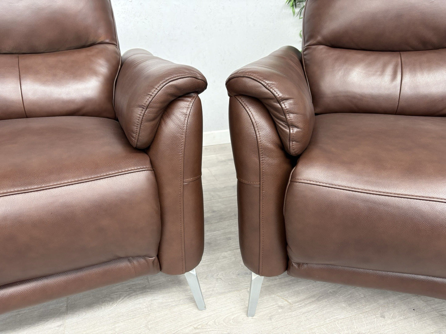Furniture Village DAYTONA Leather 2 Seater Sofa + 2 x Armchairs - RRP £3,385
