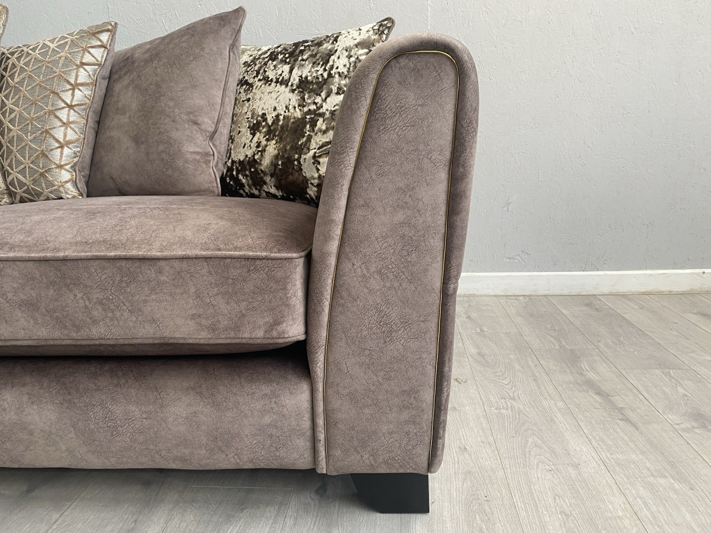 Furniture Village ARIANA Small Fabric RHF Pillow Back Corner Sofa - RRP £3,695
