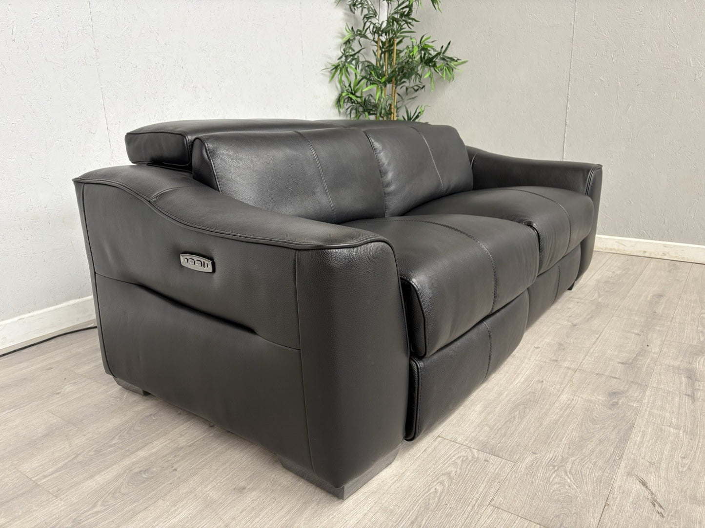 Furniture Village XAVIER Leather 4 Seater Sofa with Power Recliners - RRP £2,895