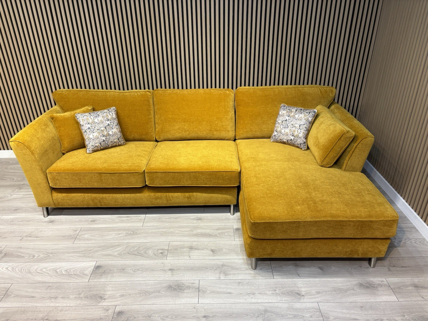 Furniture Village SASHA Fabric Large RHF Chaise Corner Sofa - RRP £3,295