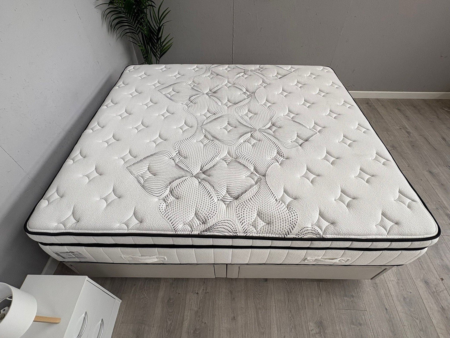IGEL Nanotech 5000i 6ft Superking Mattress, Firm - RRP £2,499