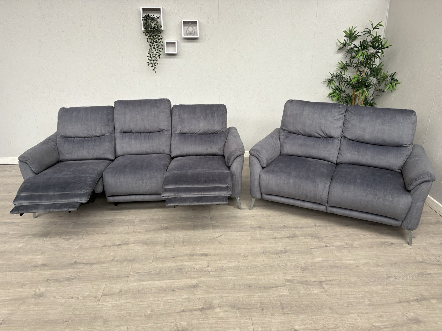 F. Village DAYTONA Fabric 3 + 2 Seater Sofa Set, Power Recliner - RRP £2,490