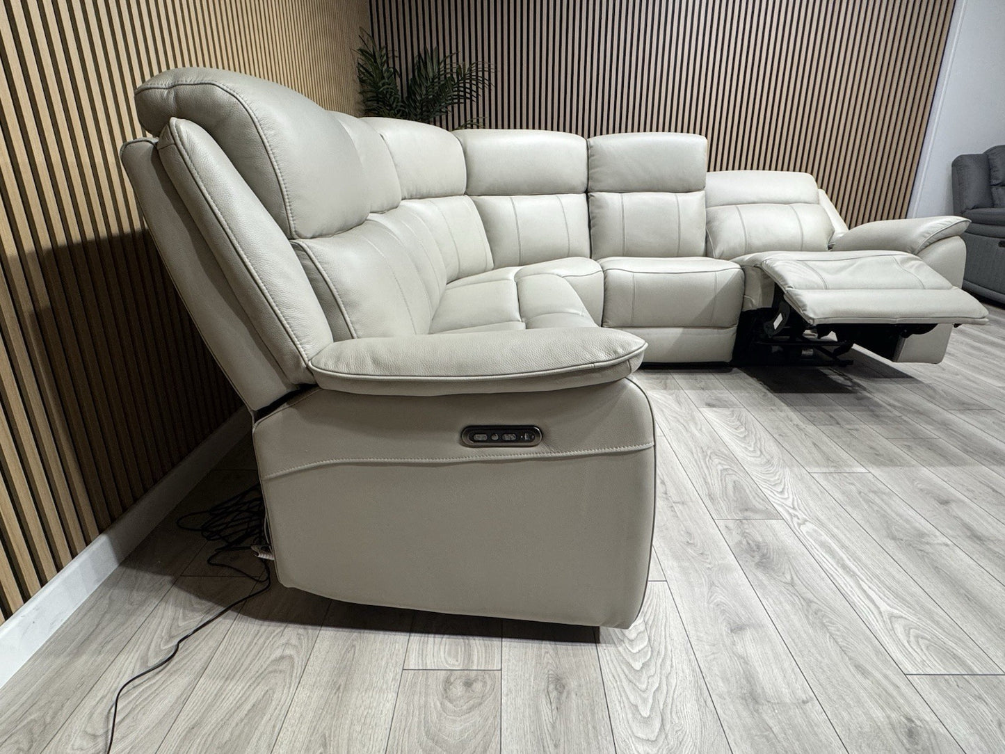 Furniture Village MORENO Style Leather Power Recliner Corner Sofa - RRP £3,395
