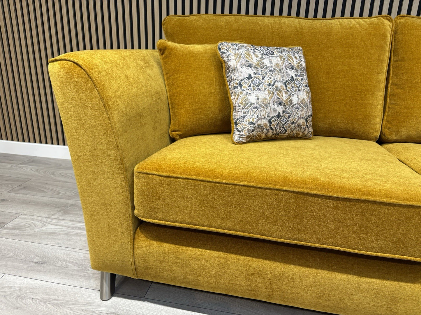 Furniture Village SASHA Fabric Large RHF Chaise Corner Sofa - RRP £3,295