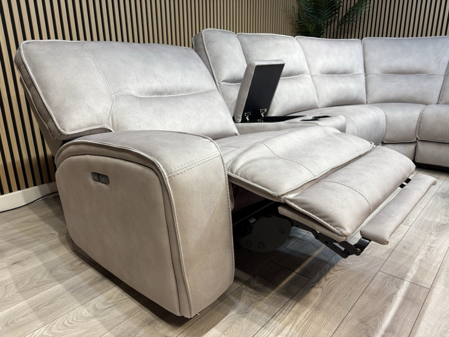 DFS - EXCALIBUR Fabric Large 2 Corner 2 Power Recliner Console Sofa - RRP £3,999