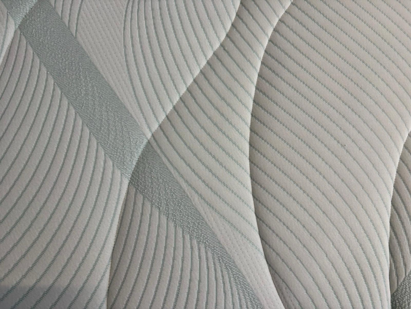 Slumberland AIR 9 Memory 4ft 6 Double Mattress, Firm - RRP £1,099