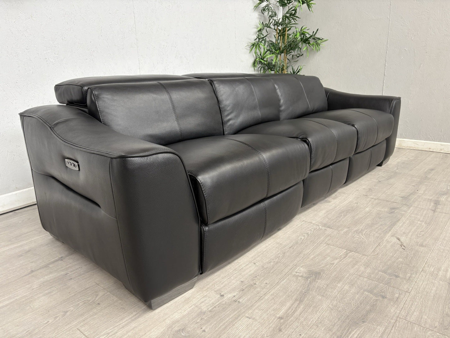 Furniture Village XAVIER Leather 4 Seater Sofa with Power Recliners - RRP £2,895