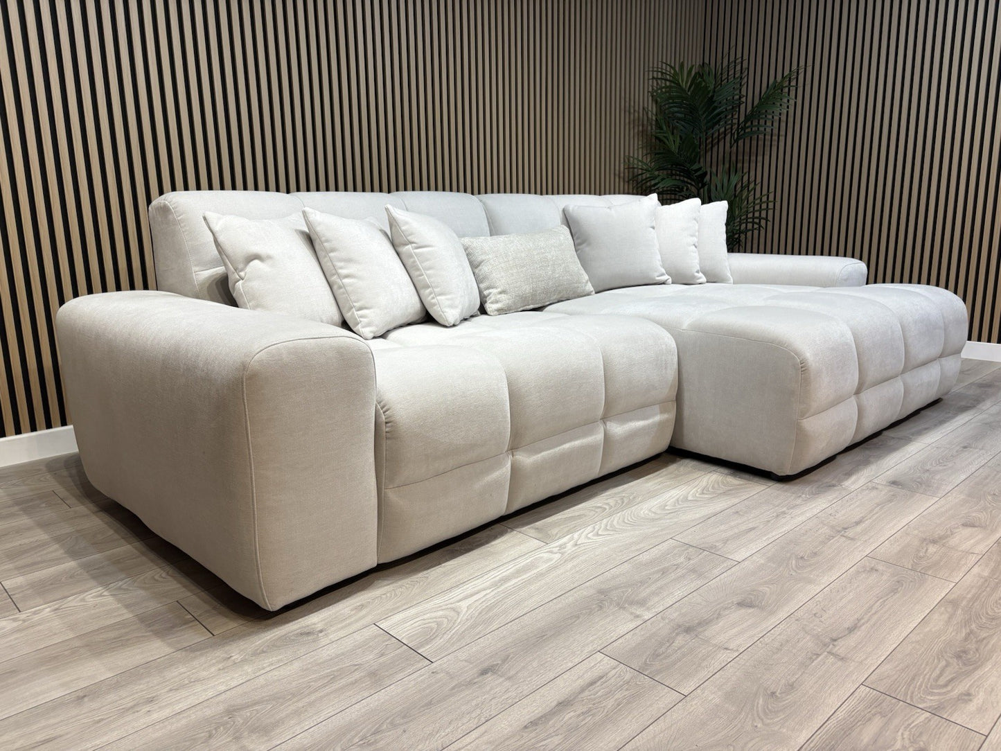 EVE CLOUD Large Fabric 3 Seater RHF Chaise Corner Sofa - RRP £2,299