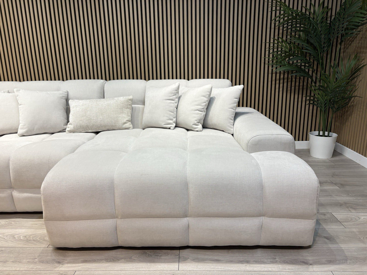 EVE CLOUD Large Fabric 3 Seater RHF Chaise Corner Sofa - RRP £2,299