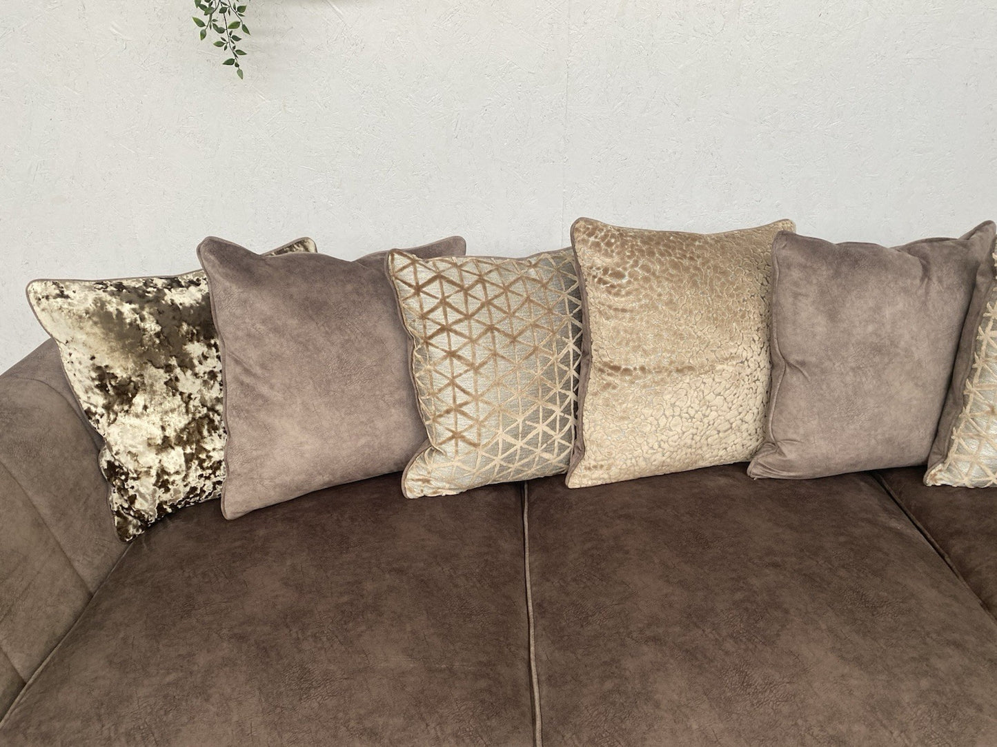 Furniture Village ARIANA Small Fabric RHF Pillow Back Corner Sofa - RRP £3,695