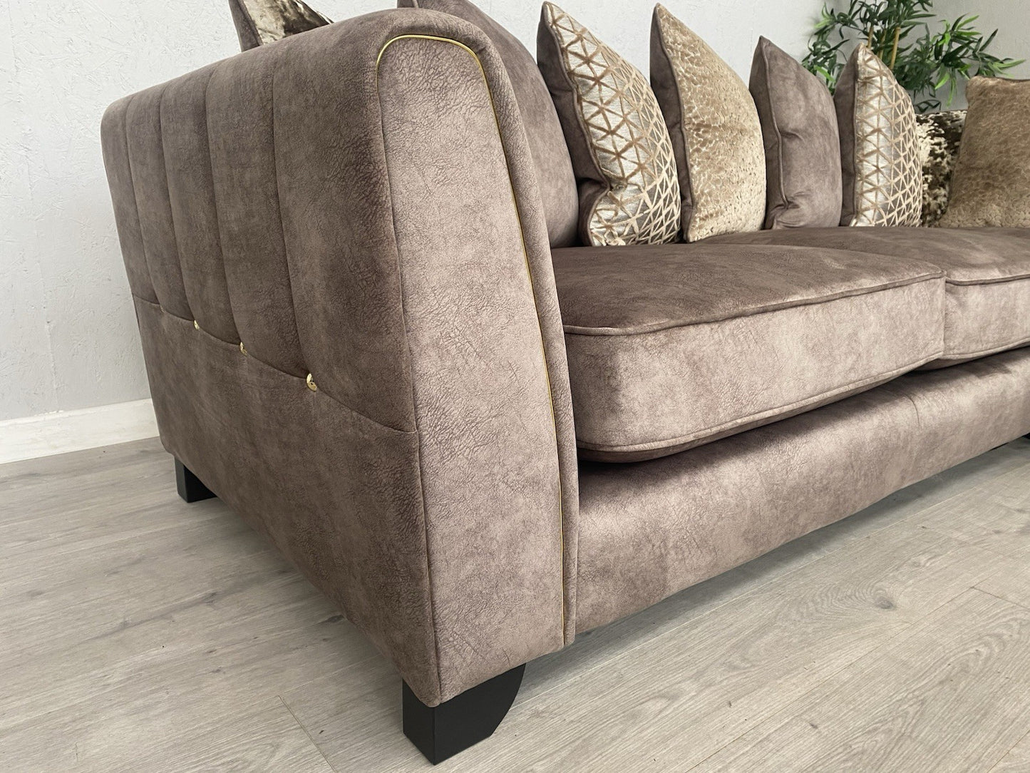 Furniture Village ARIANA Small Fabric RHF Pillow Back Corner Sofa - RRP £3,695
