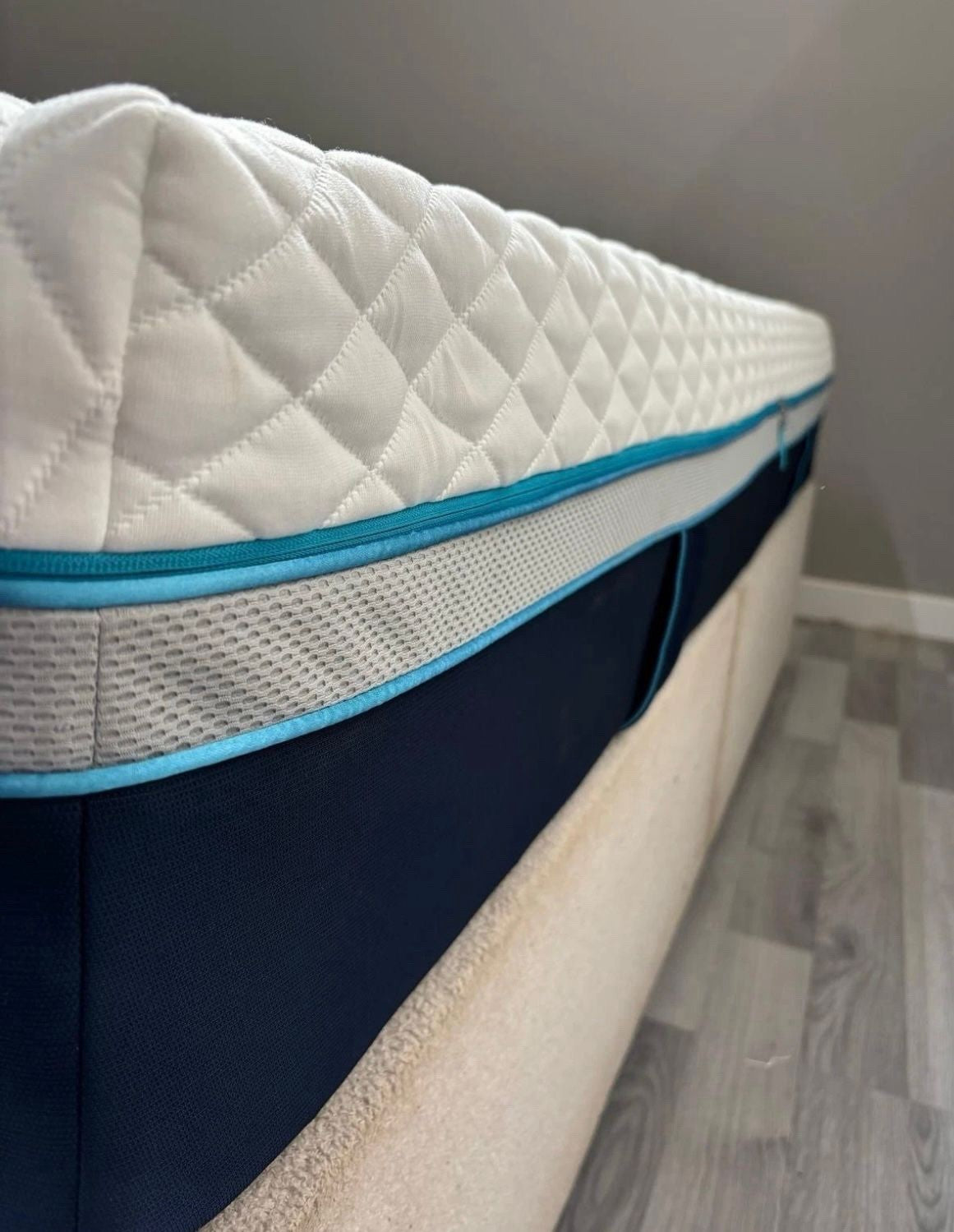 SIMBA Hybrid LUXE New Style 4ft 6 Double Mattress - RRP £1,699