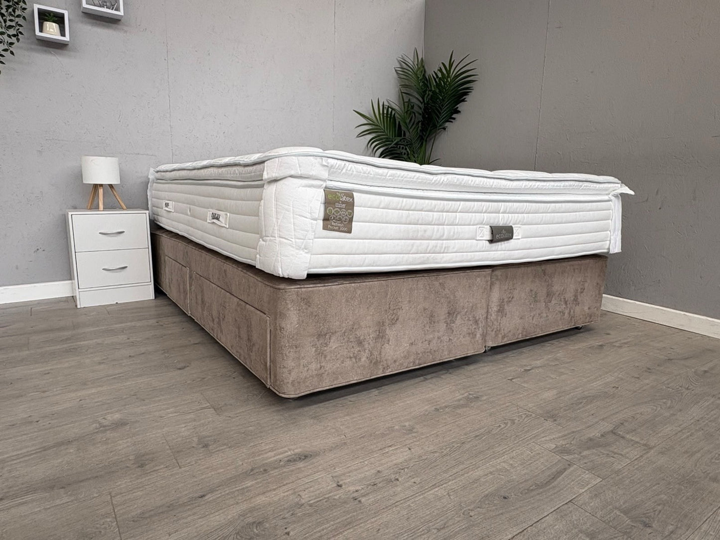 Staples Eco Latex Refresh Pocket 3000 6ft Superking Mattress - RRP £1,799