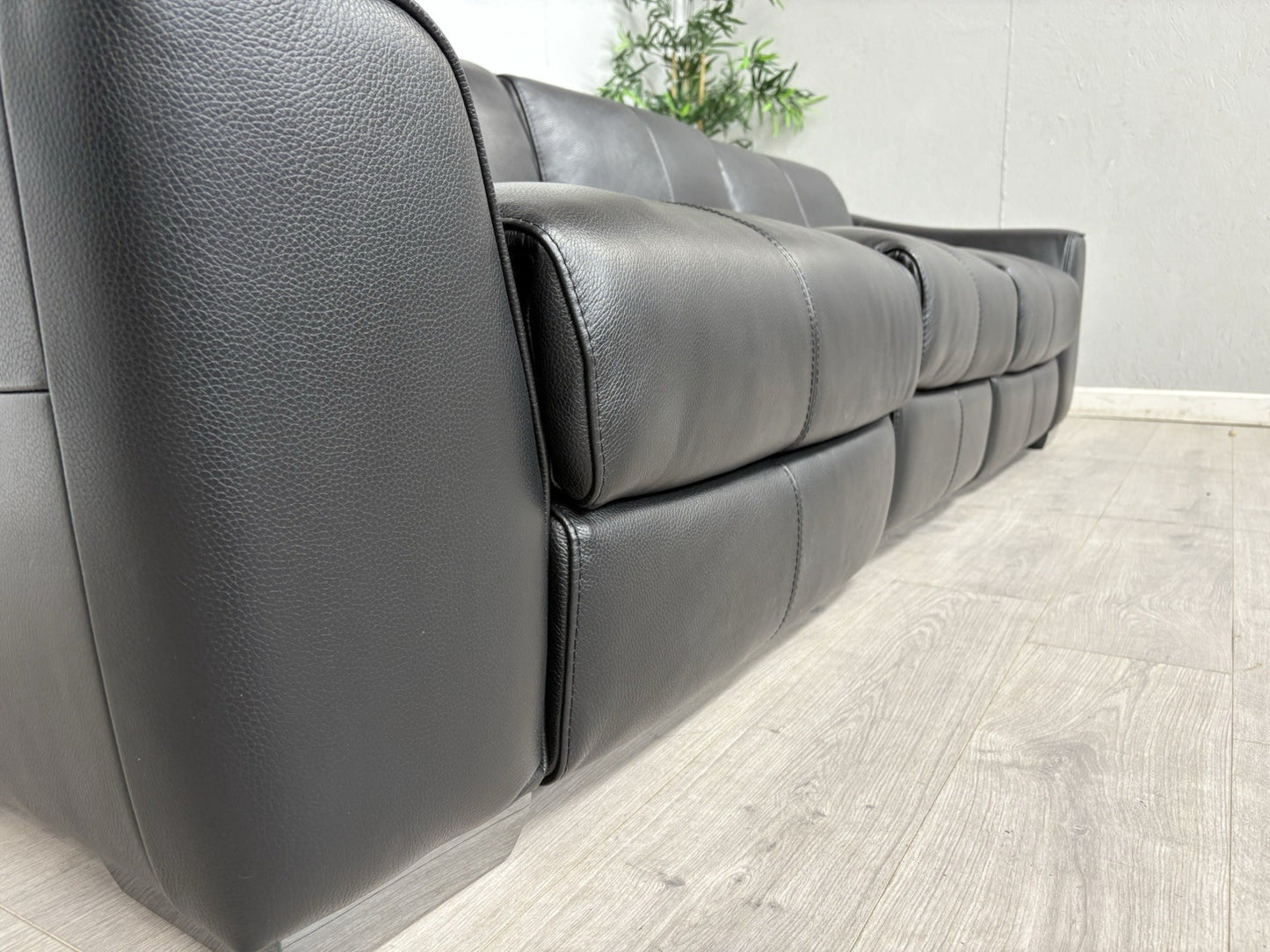 Furniture Village XAVIER Leather 4 Seater Sofa with Power Recliners - RRP £2,895