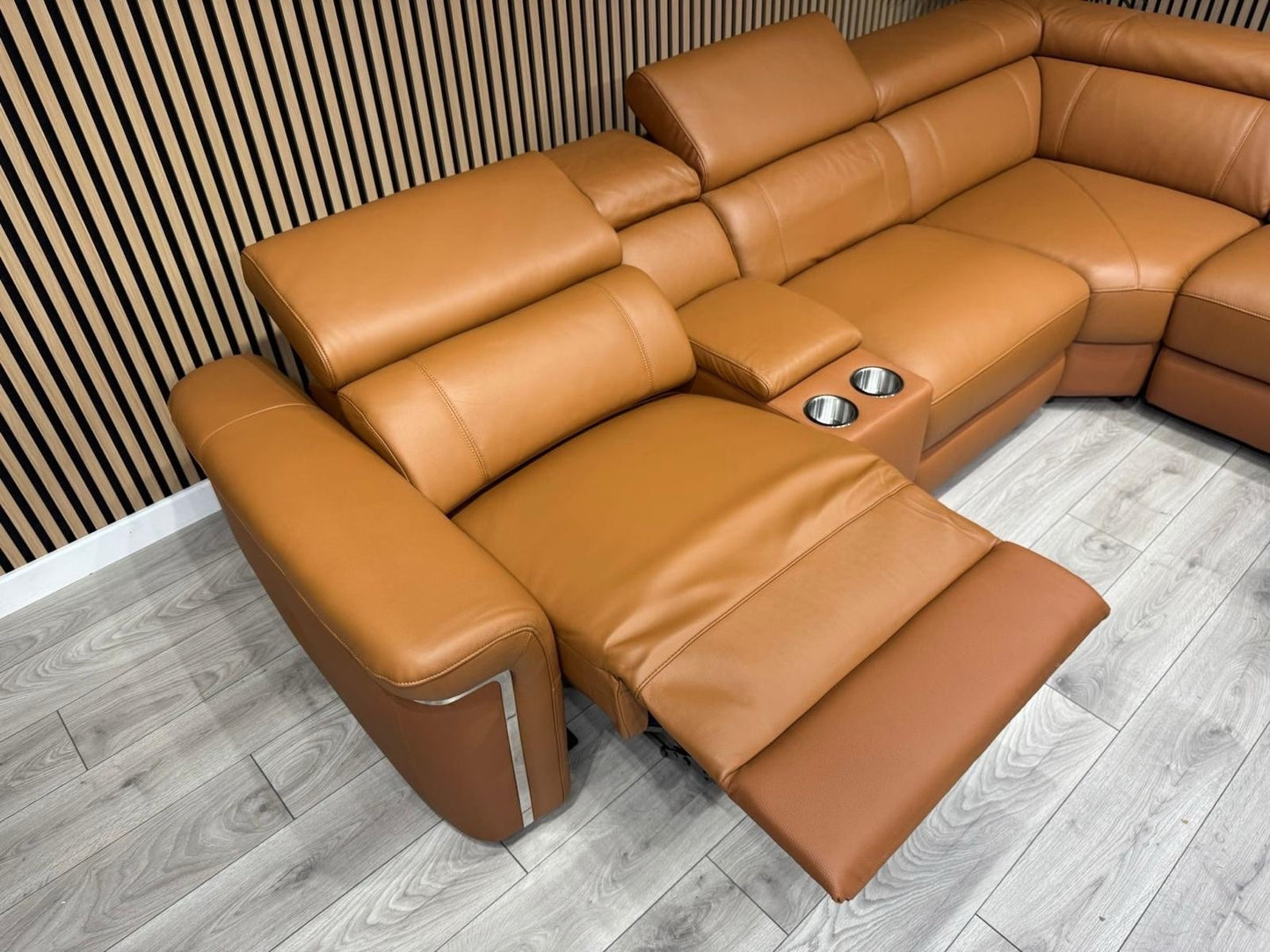 VENICE Leather 2 Corner 2 Power Recliner Sofa + Console - RRP £5,599