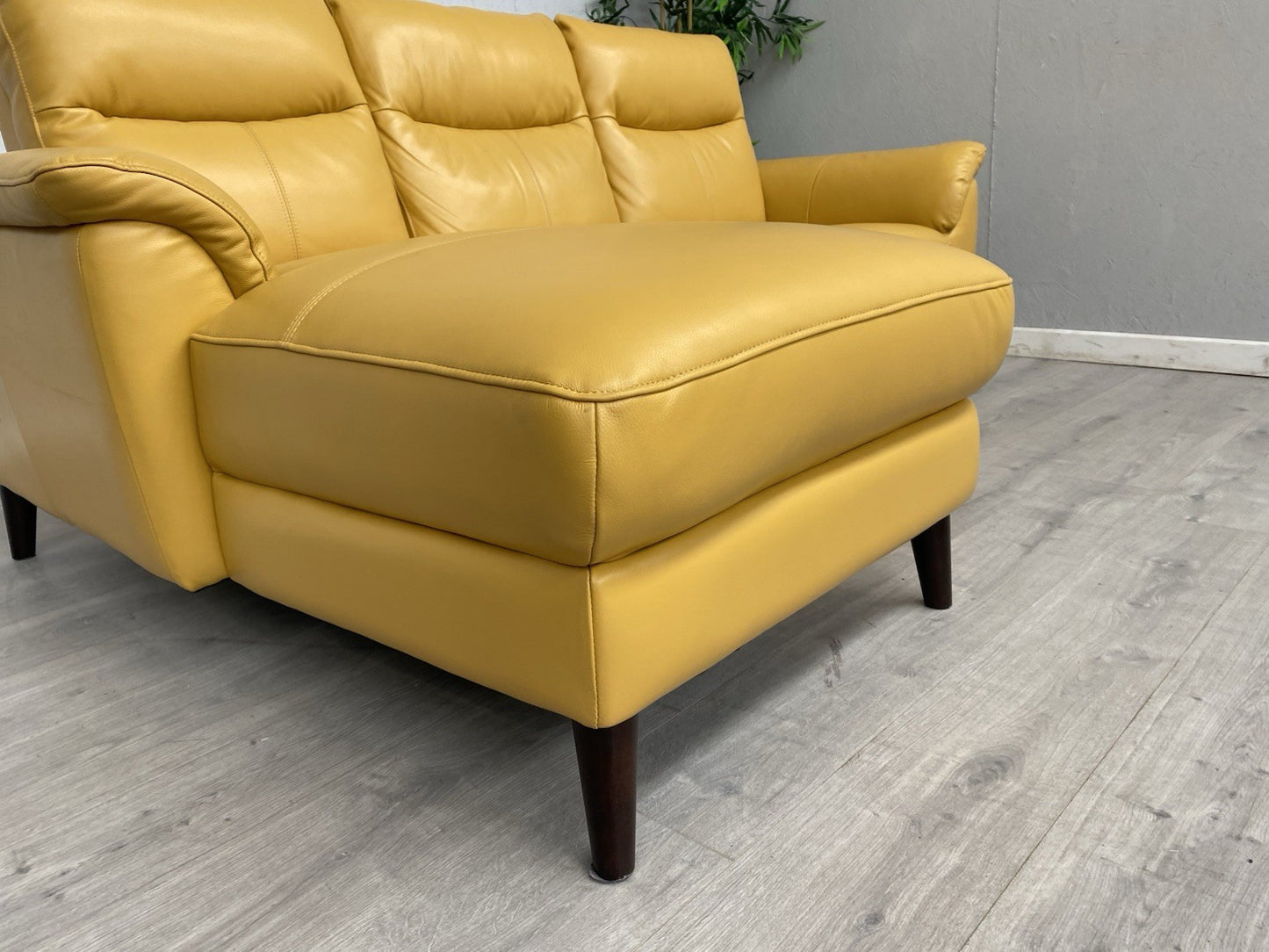 Furniture Village MORGAN Leather Power Recliner LHF Chaise End Sofa - RRP £1,995