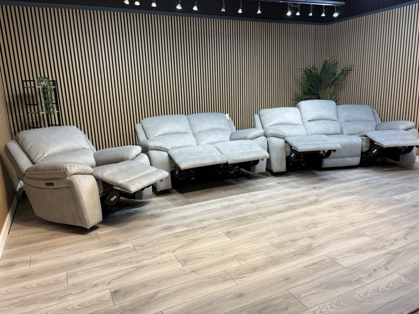 ScS SPENCER Fabric 3 + 2 Seater Sofas + Armchair, Power Recliners - RRP £3,897