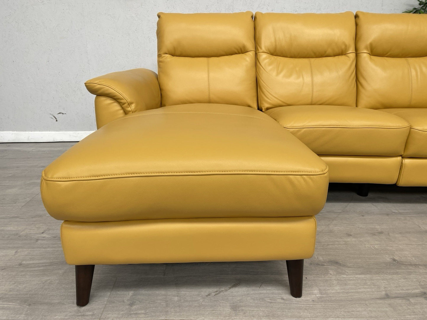 Furniture Village MORGAN Leather Power Recliner LHF Chaise End Sofa - RRP £1,995