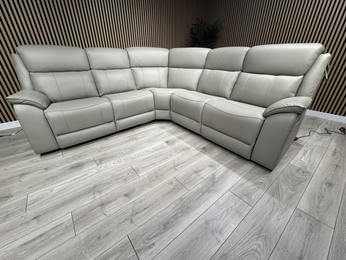 Furniture Village MORENO Style Leather Power Recliner Corner Sofa - RRP £3,395