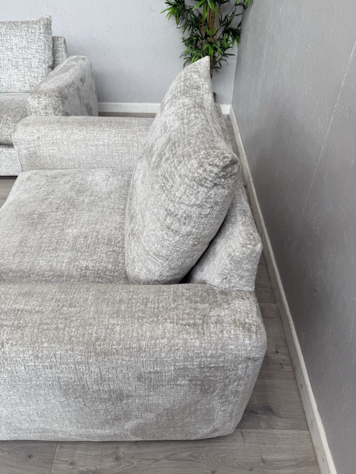 Furniture Village Boutique Pandora 4 Seater Split Sofa + Snuggler RRP £4895