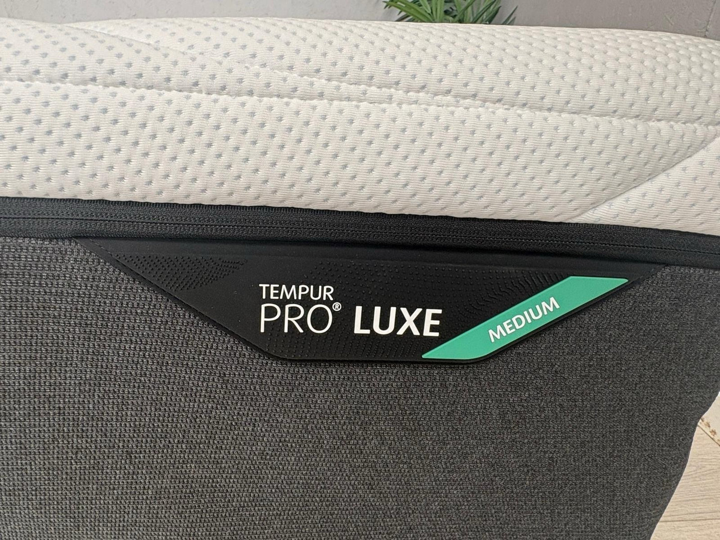 Tempur PRO LUXE Smart Cool 5ft Kingsize Mattress, Medium - RRP £2,599