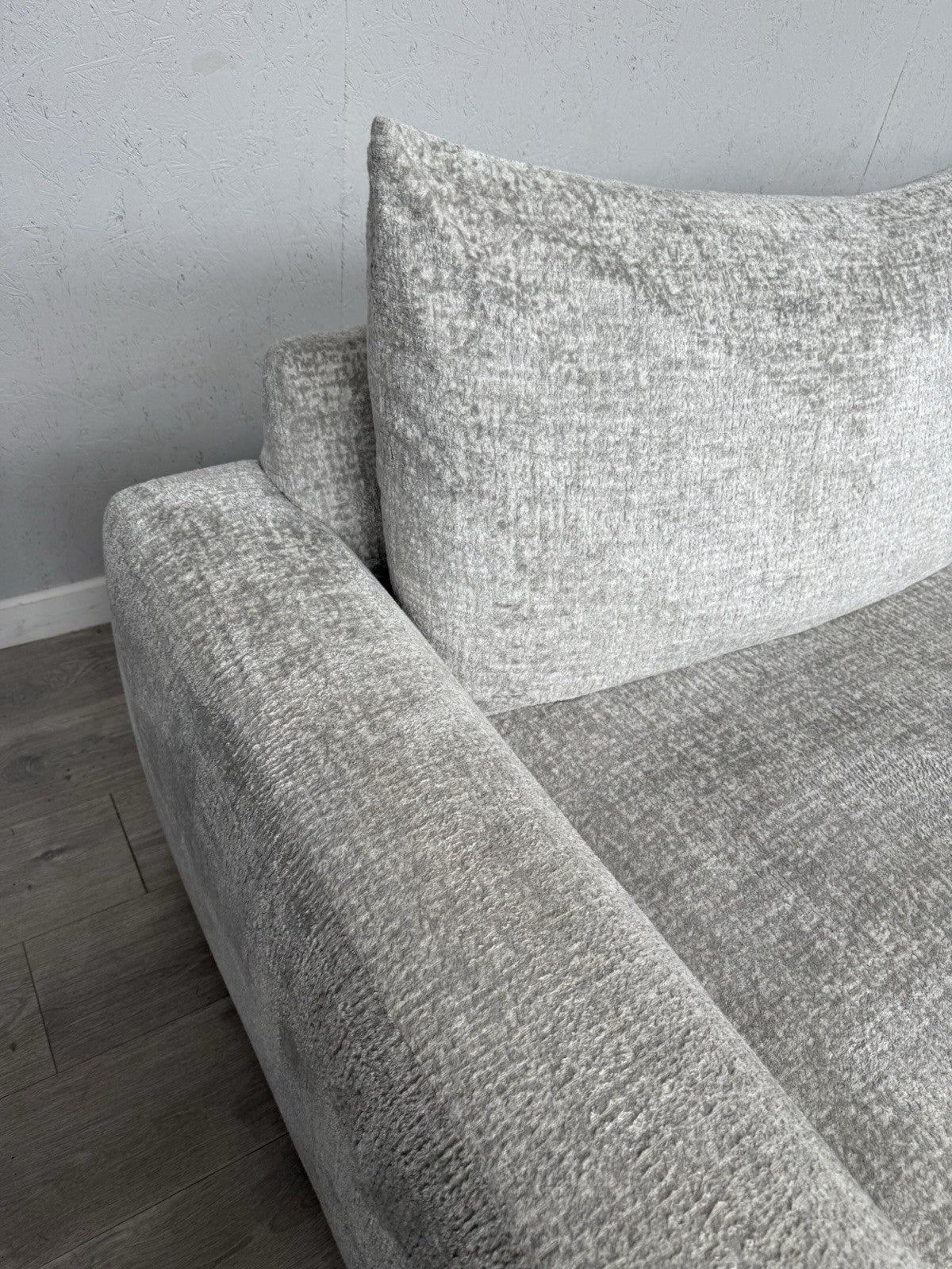 Furniture Village Boutique Pandora 4 Seater Split Sofa + Snuggler RRP £4895